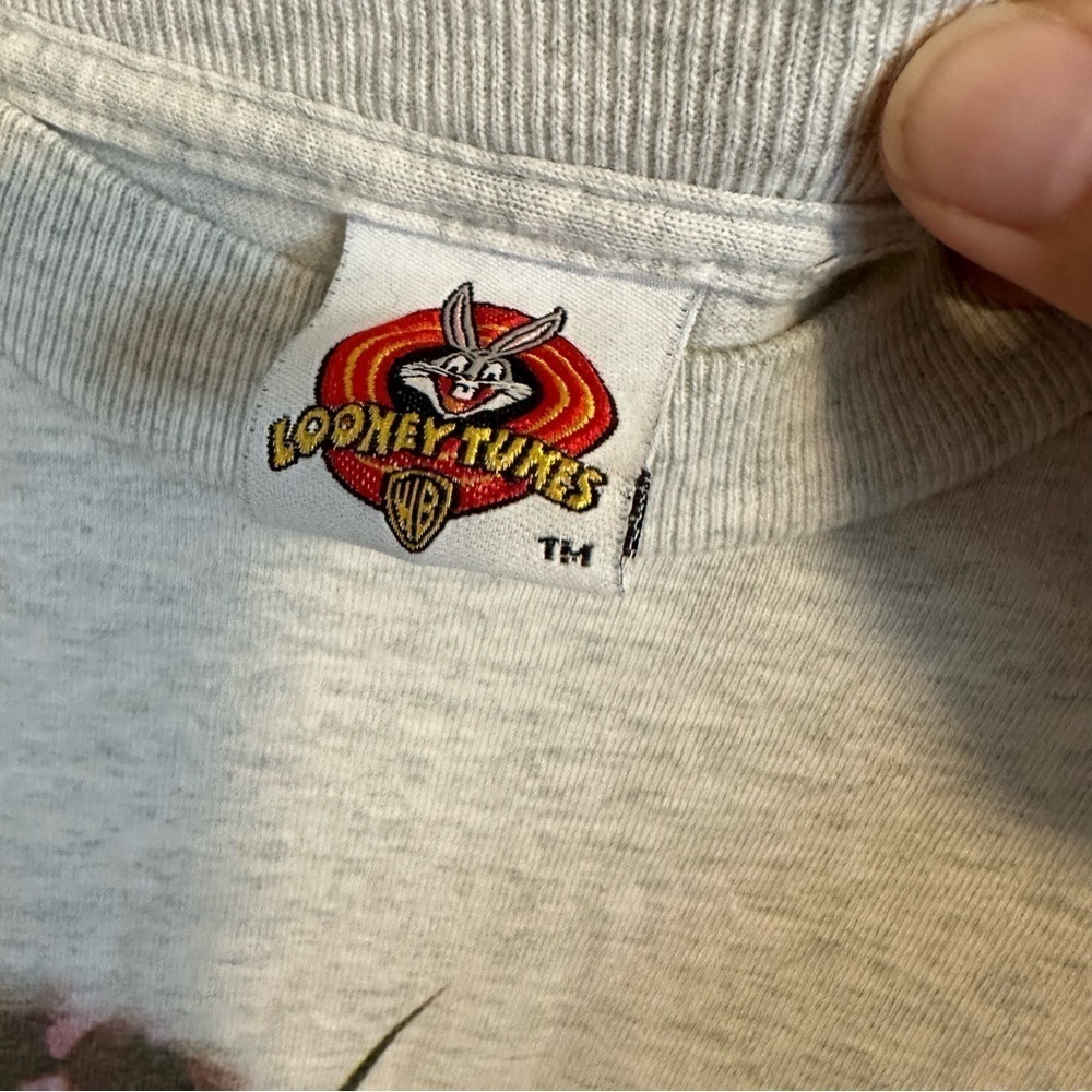 Vintage 1997 Looney Tunes tweety bird graphic tee shirt - Picture 4 of 5